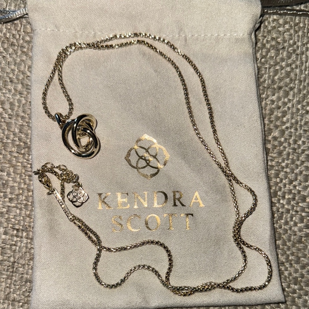Kendra Scott Presleigh Love Knot Gold Pendant Necklace